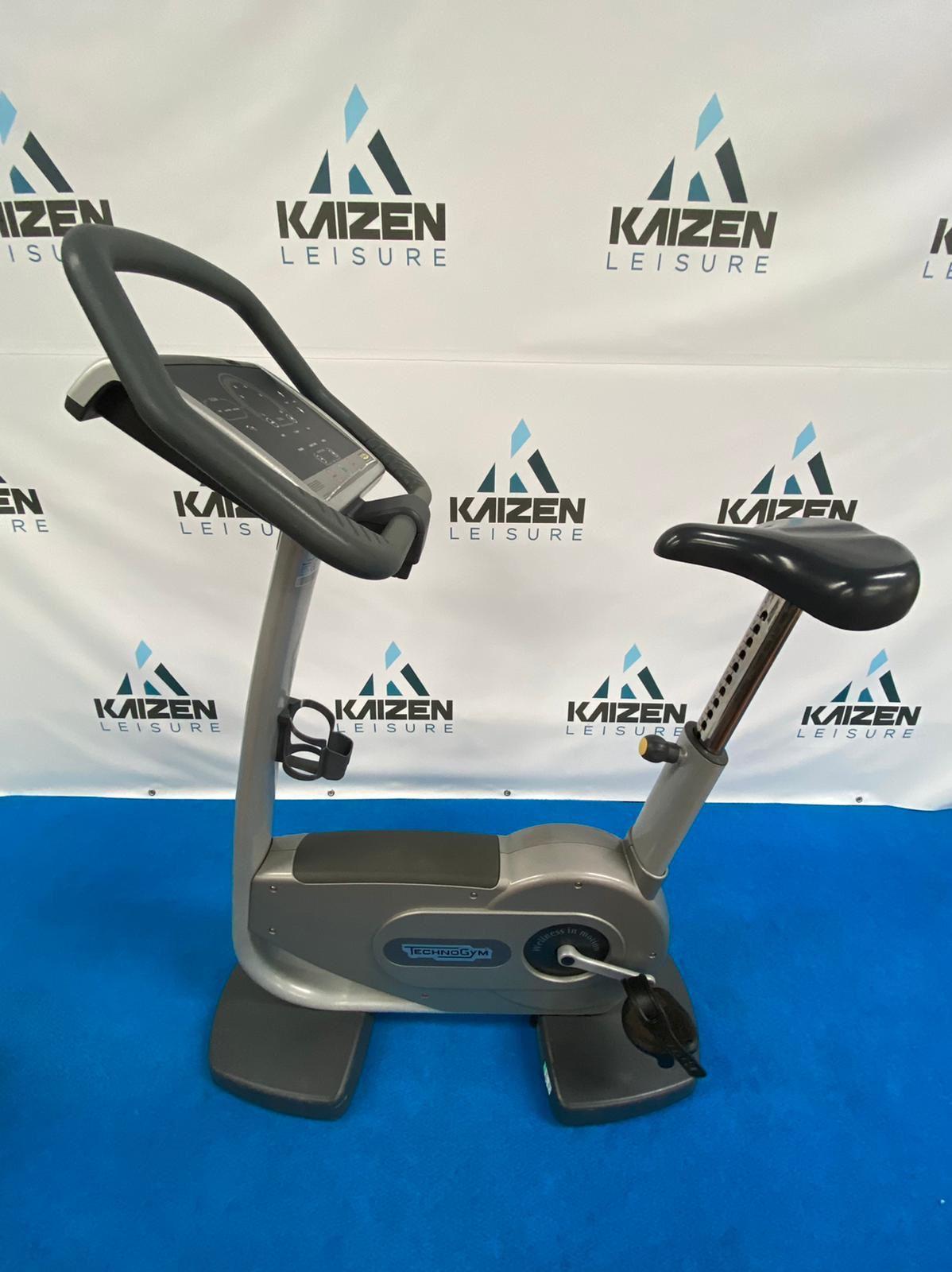 Technogym Excite 500i - Upright Bike