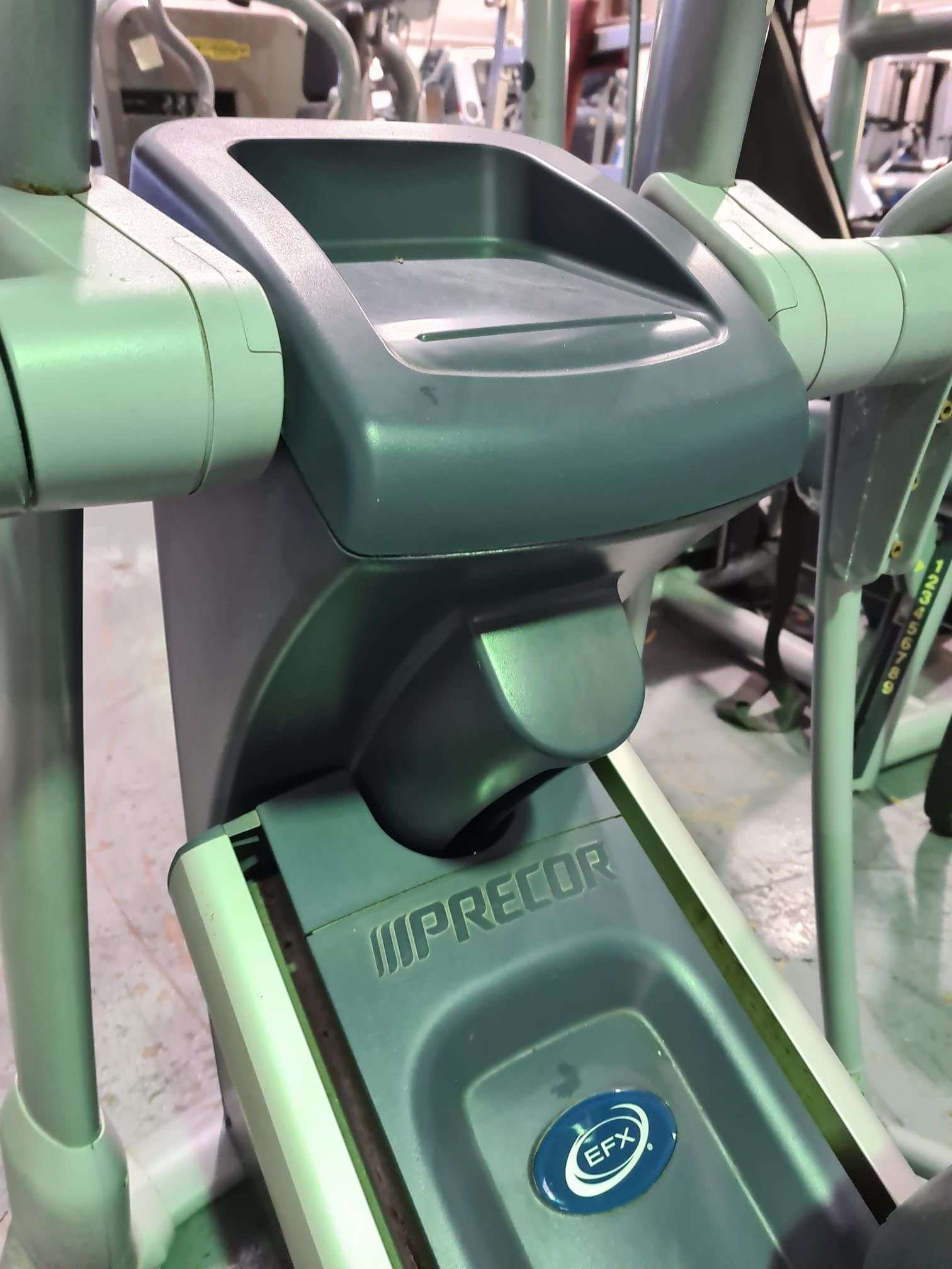 PRECOR EFX 835 – CROSSTRAINER - Image 5